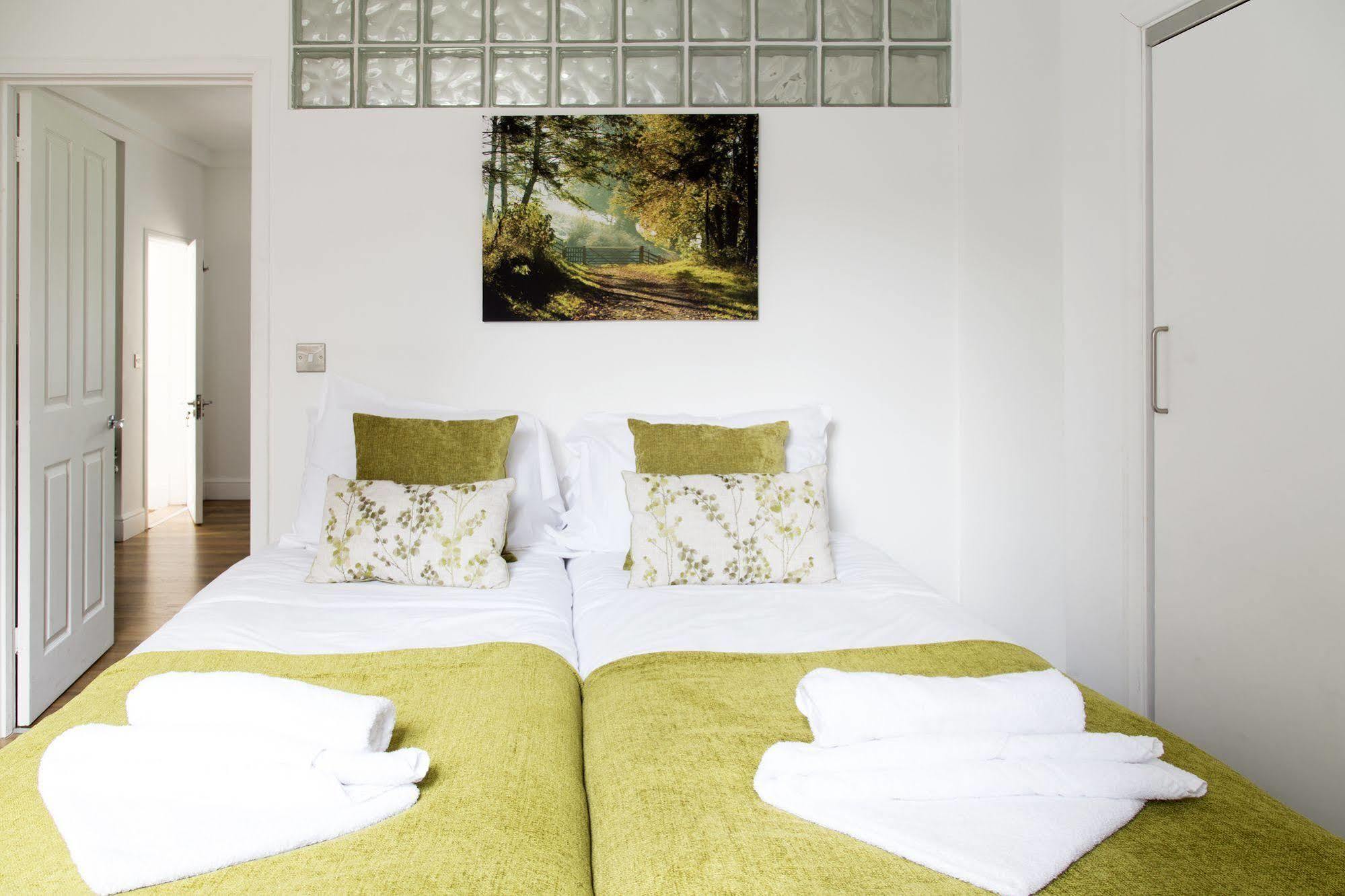 Cambridge City Apartments Экстерьер фото