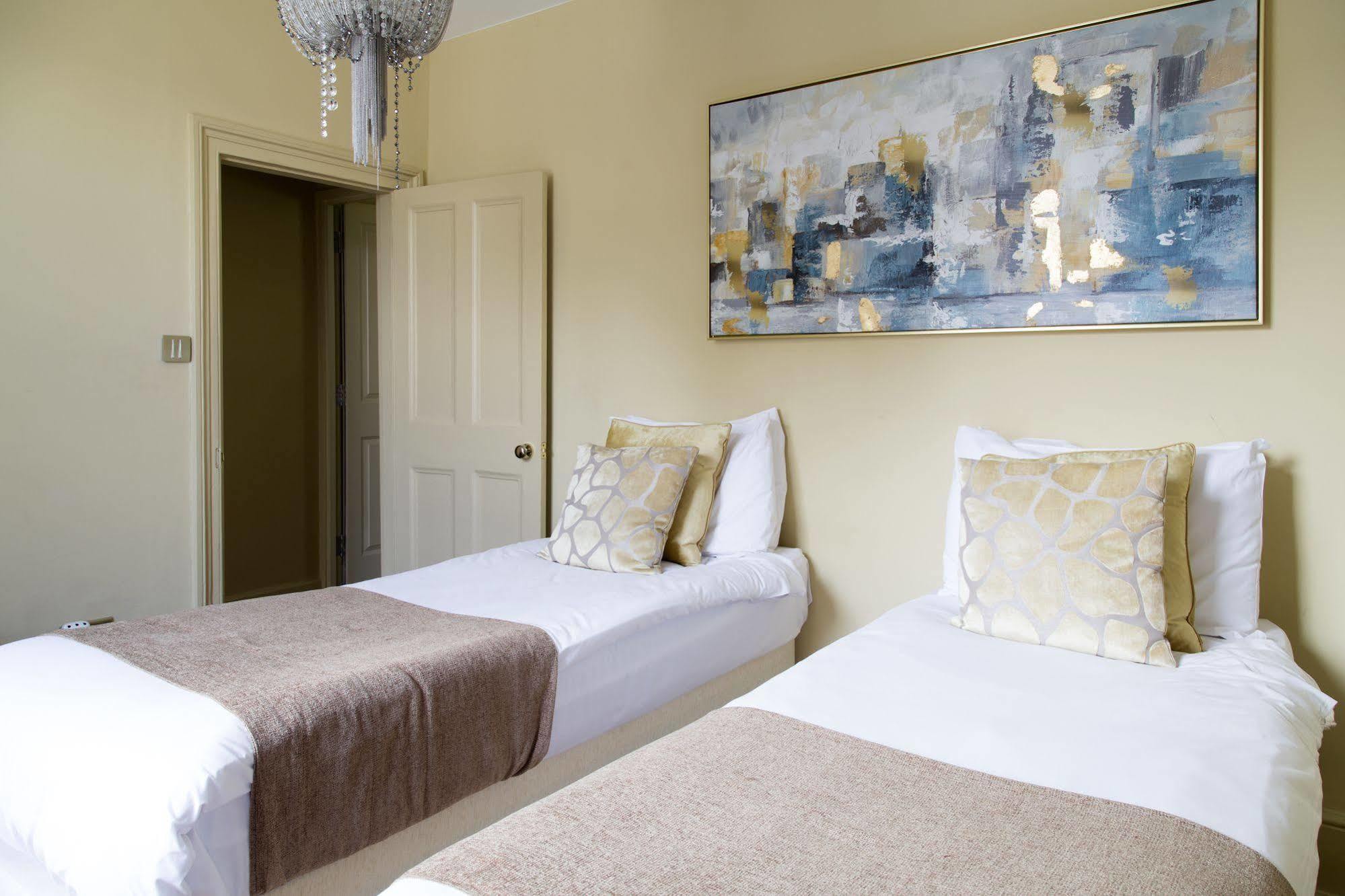 Cambridge City Apartments Экстерьер фото