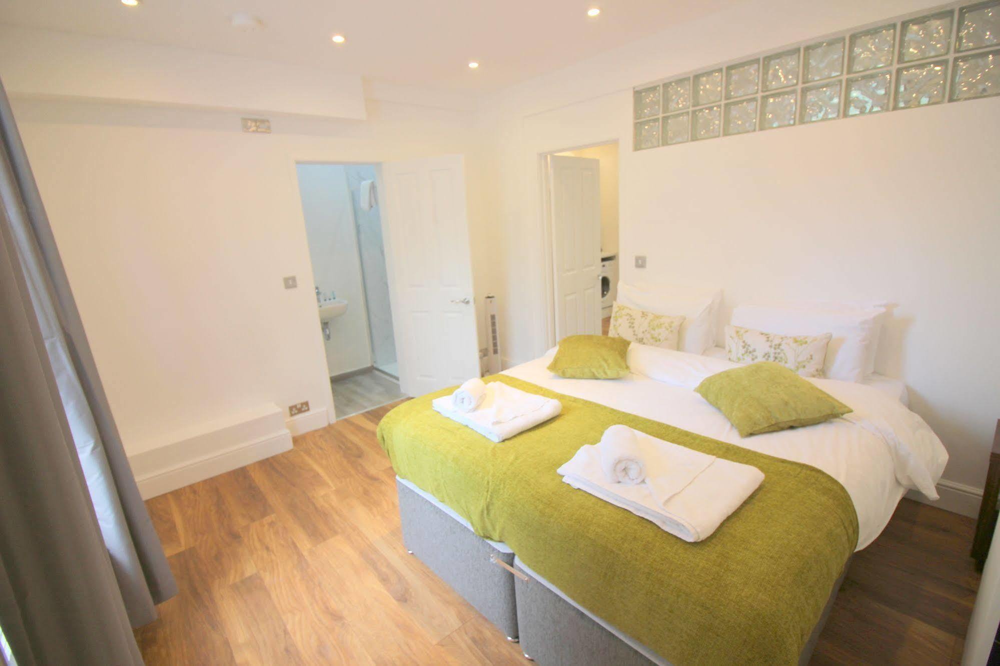 Cambridge City Apartments Экстерьер фото