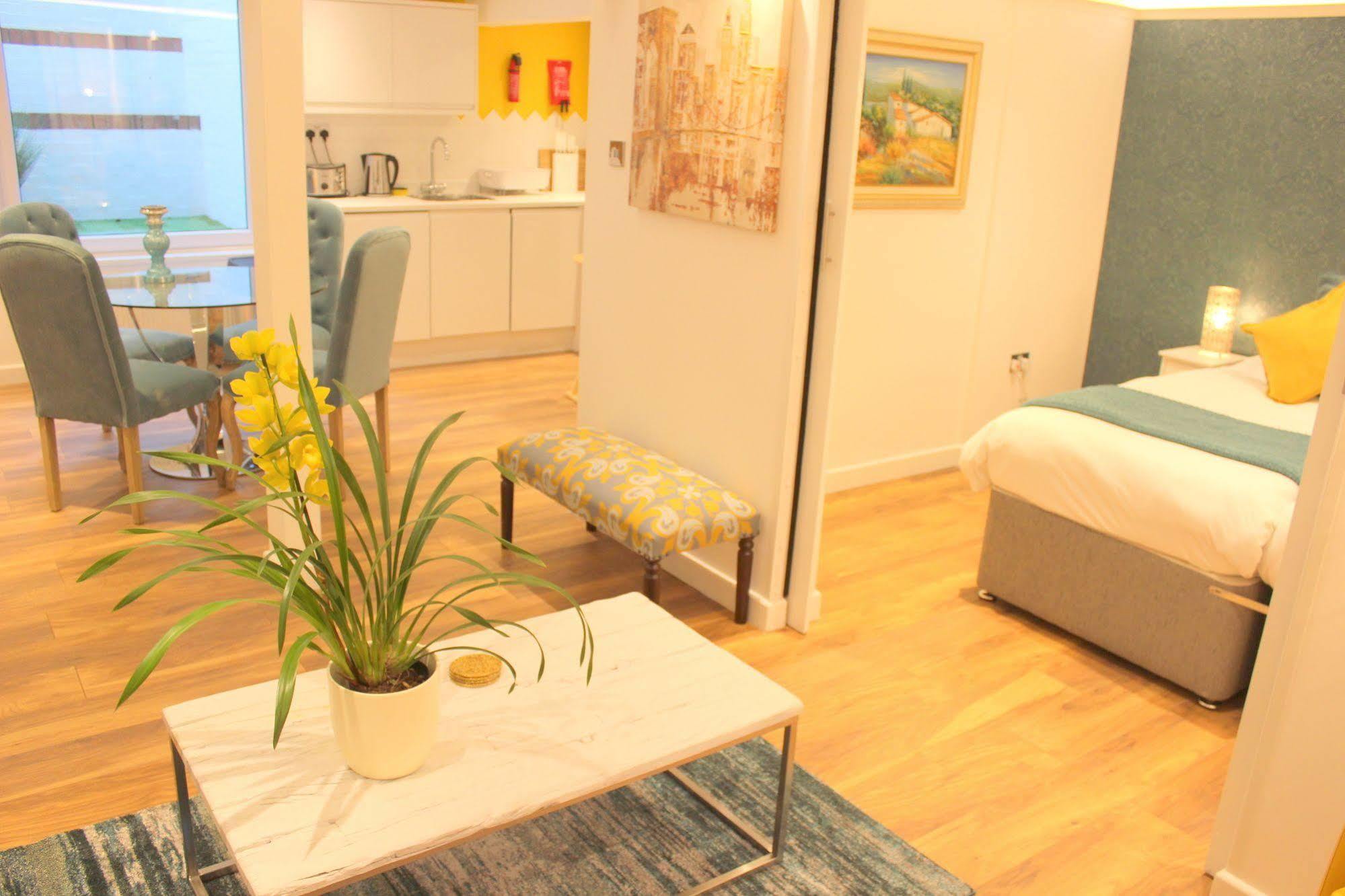 Cambridge City Apartments Экстерьер фото