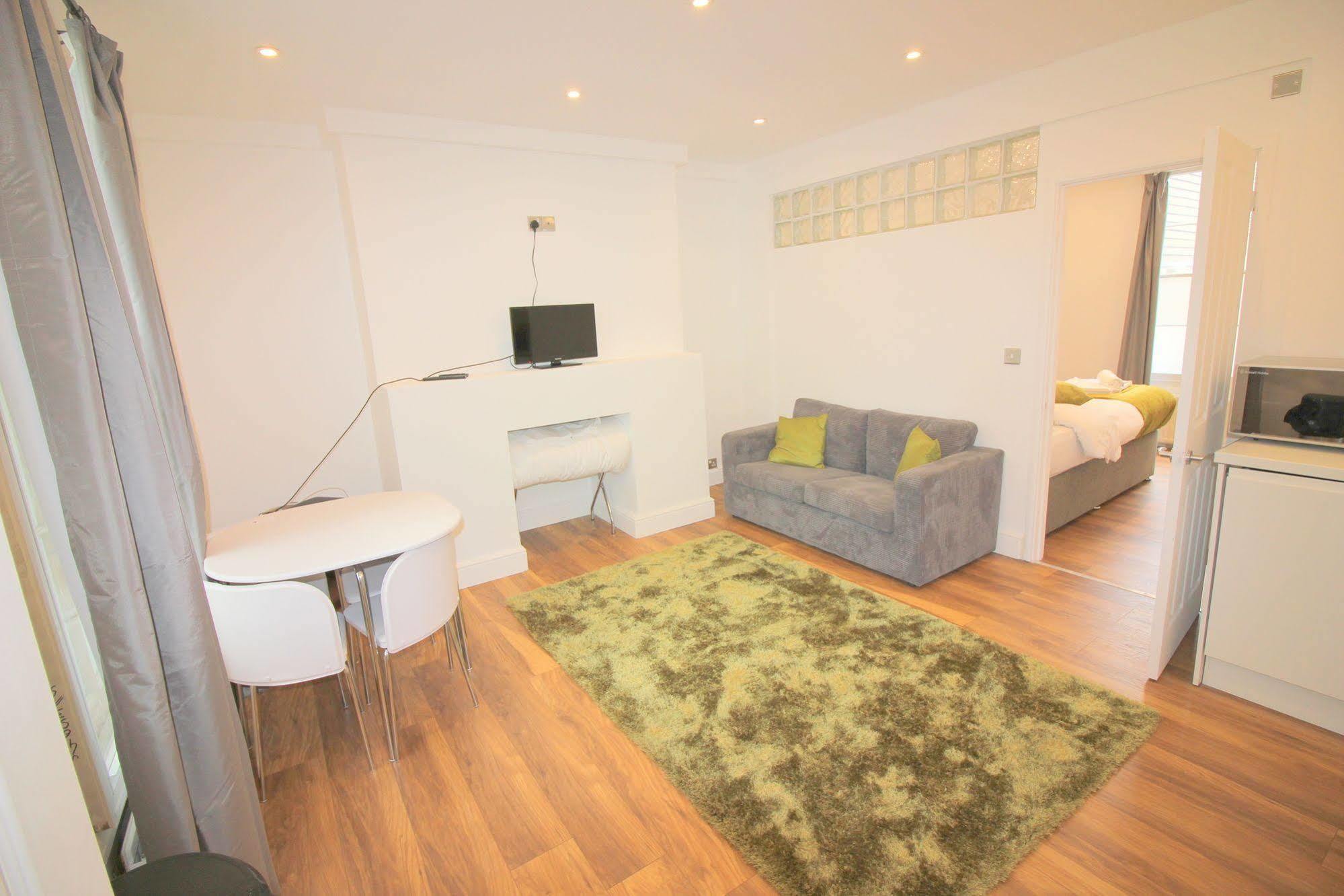 Cambridge City Apartments Экстерьер фото